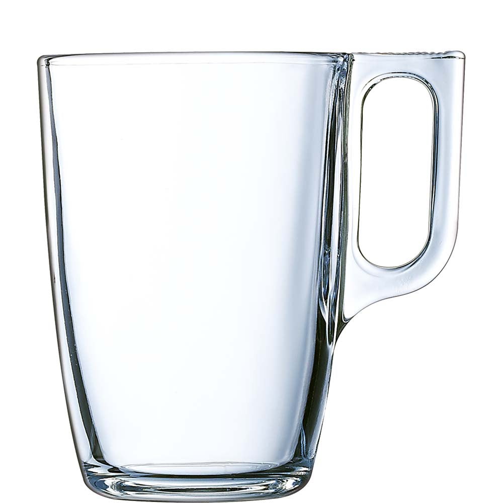 Klares Glas mit Henkel, leer