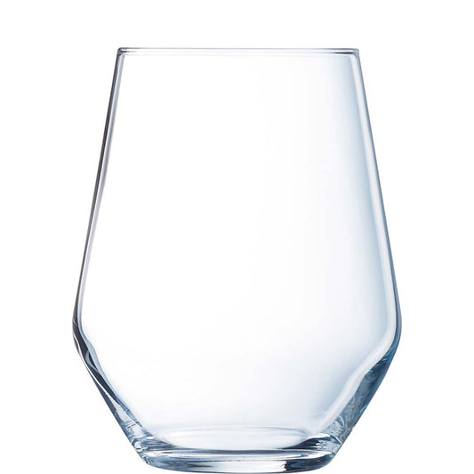 Transparentes Trinkglas, klare Form