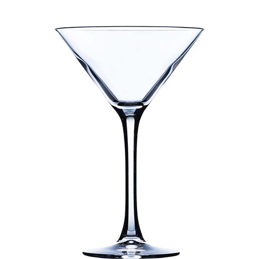 Martini-Glas vor weißem Hintergrund