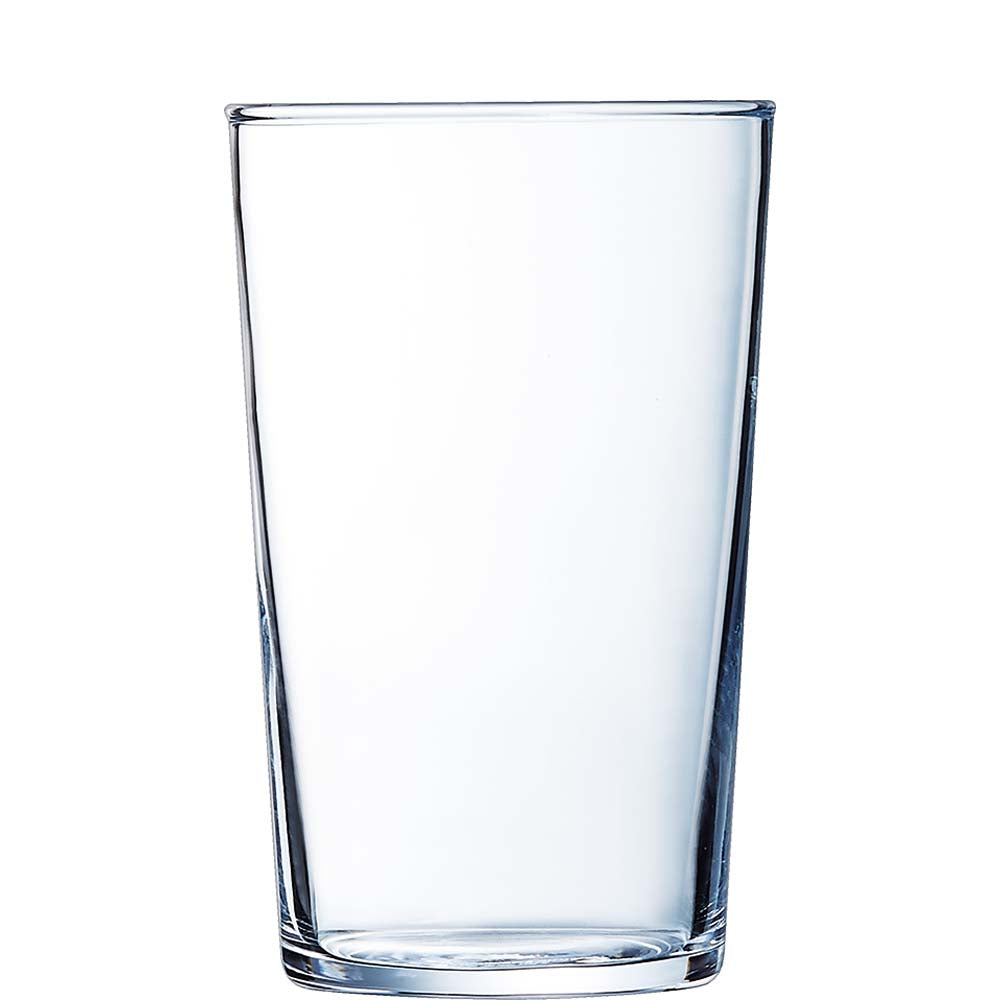 Glas mit klarem Wasser