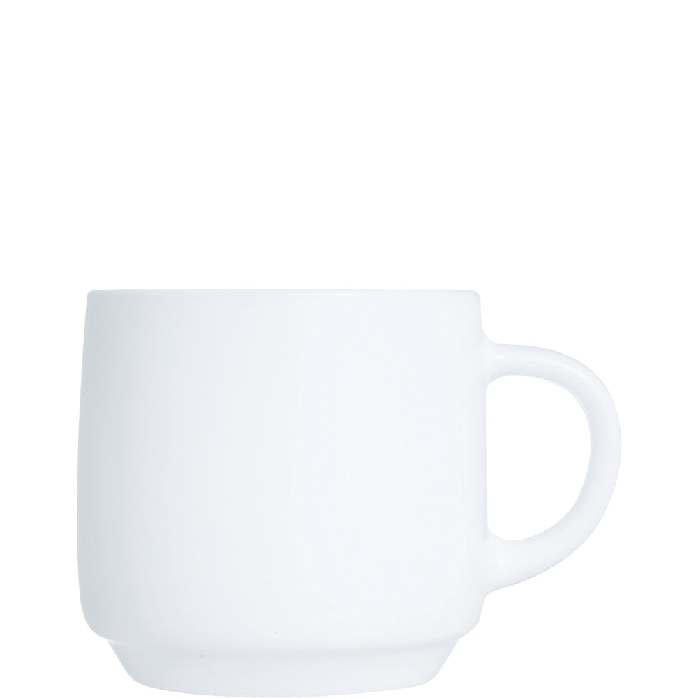Weiße Kaffeetasse auf weißem Hintergrund
