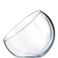 Schräg stehendes Glas
