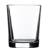 Transparentes Trinkglas
