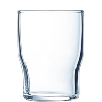 Transparentes Trinkglas aus Glas