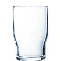 Leeres Glas für Gastronomie-Betrieb