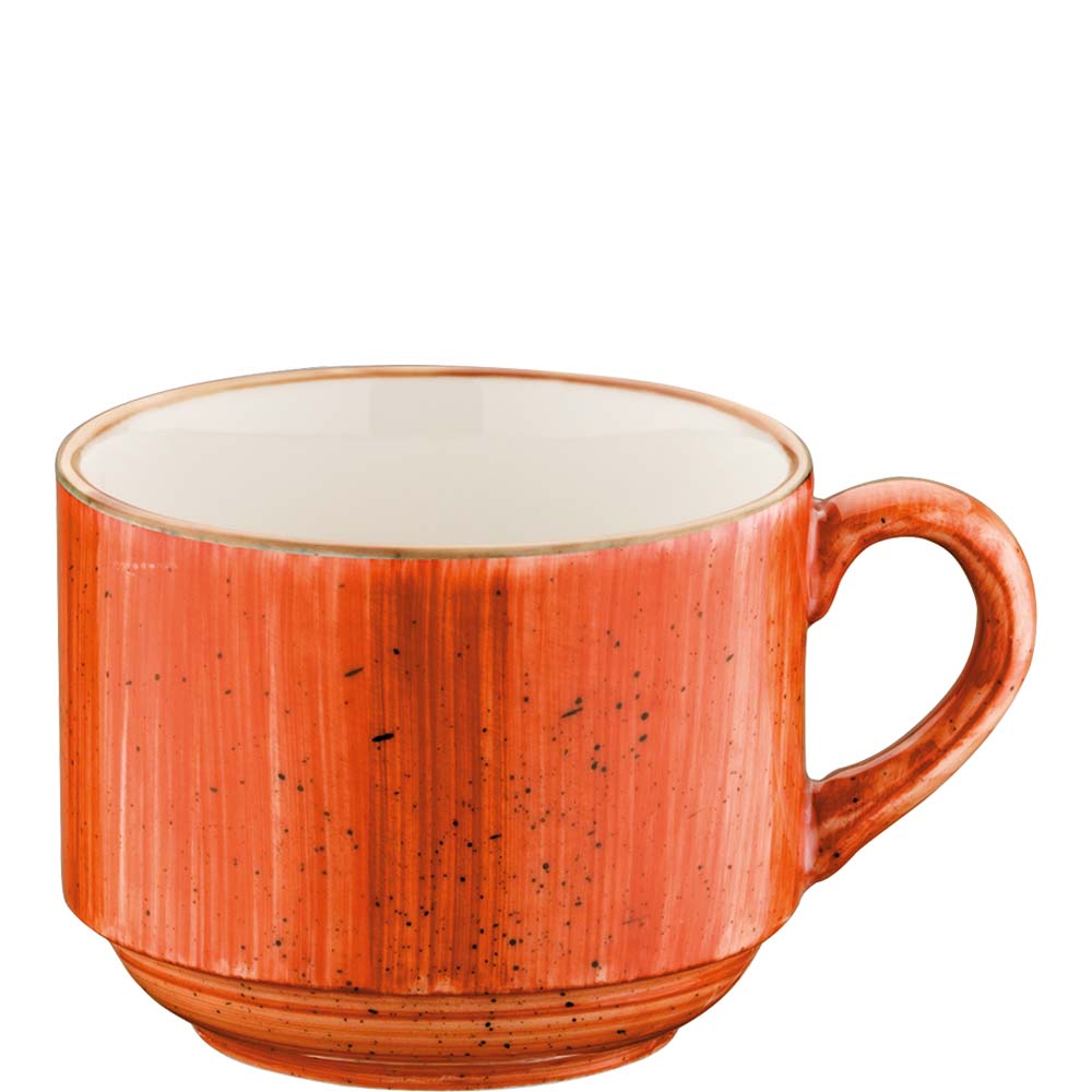 Rote Keramiktasse mit Henkel.