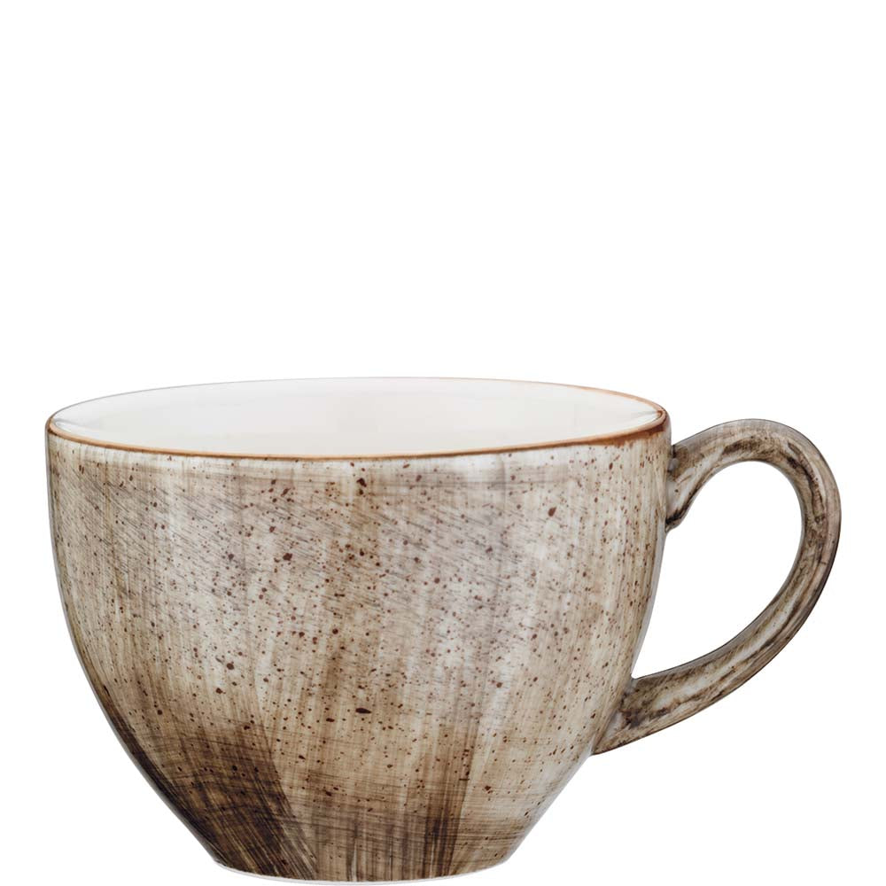 Rustikale Tasse mit Henkel.