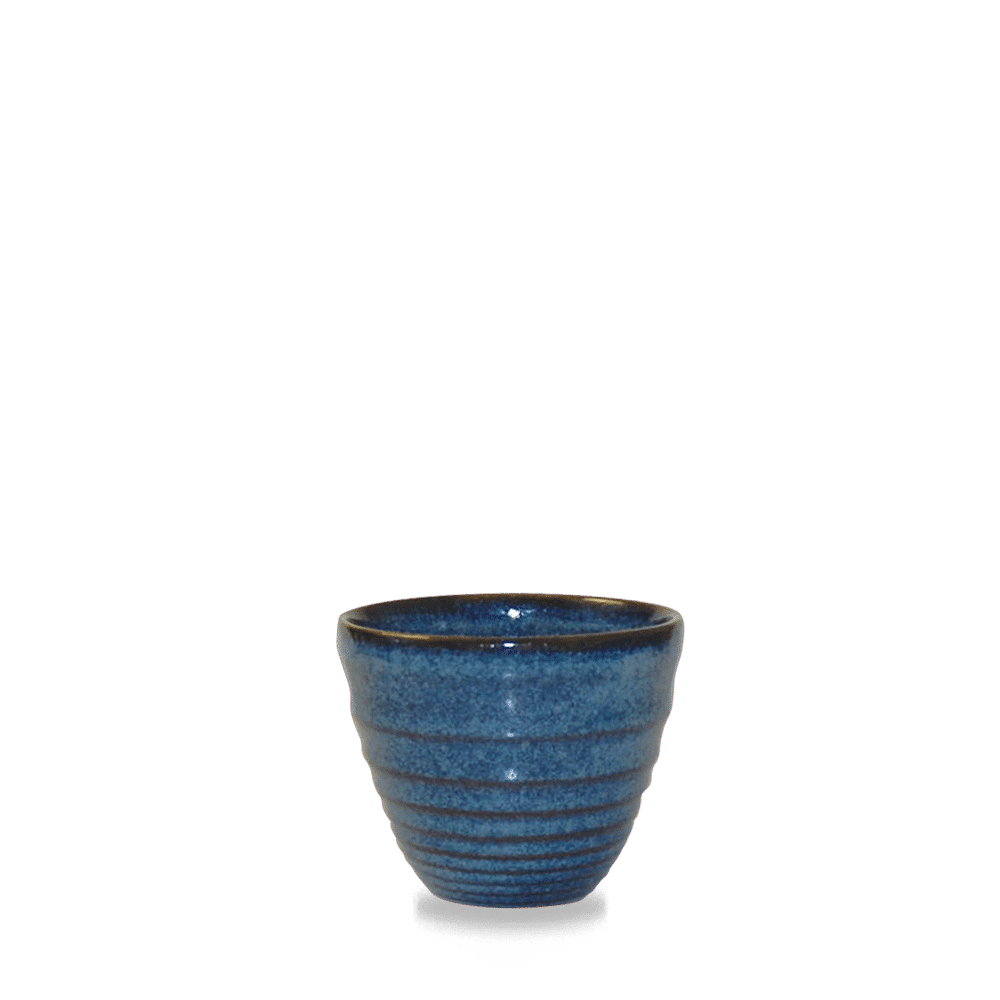 Blaue Keramikschale auf Tisch