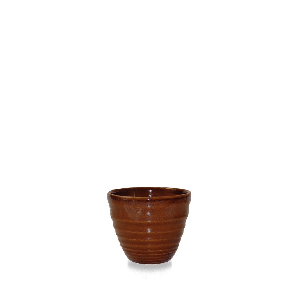 Leere braune Tasse auf Tisch