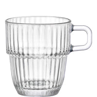 Gläserner Becher mit Henkel