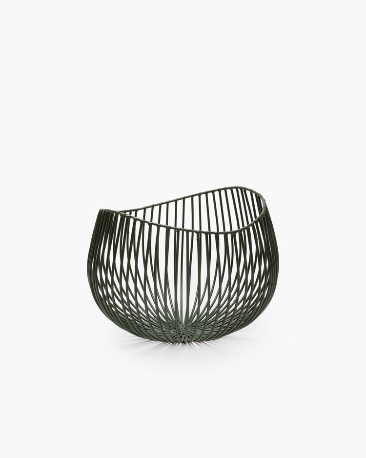Metallkorb mit modernem Design.