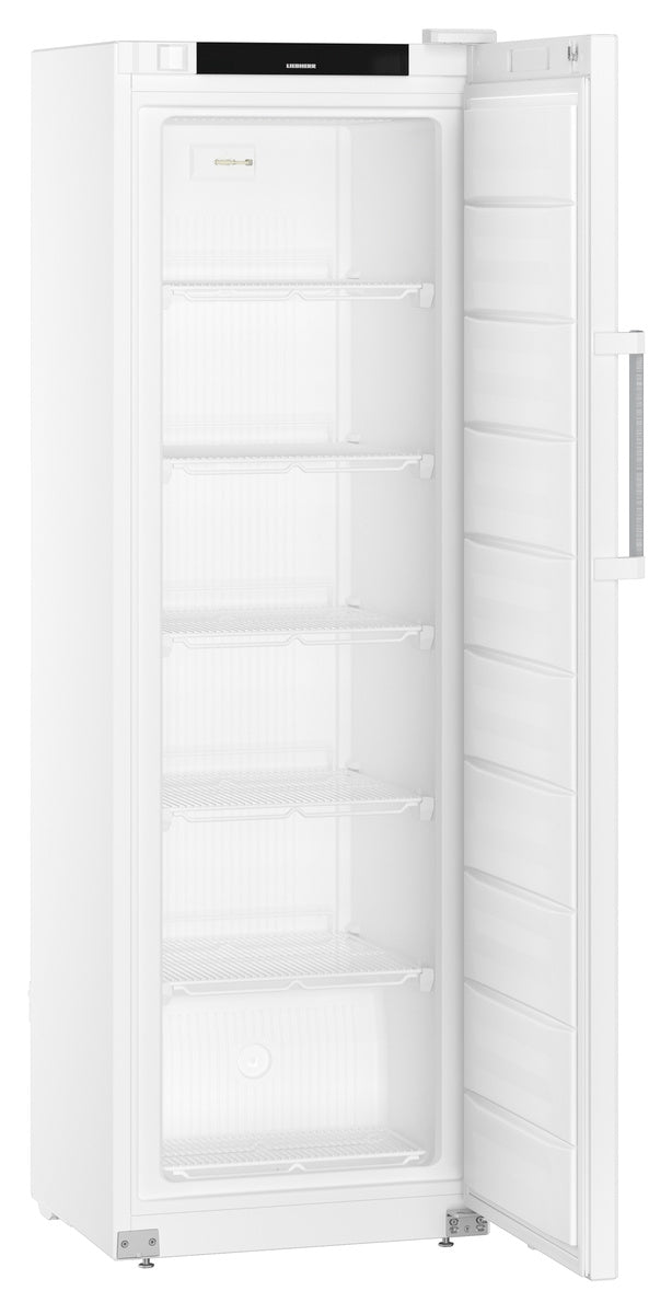 Leeres Kühlgerät für Gastronomie.