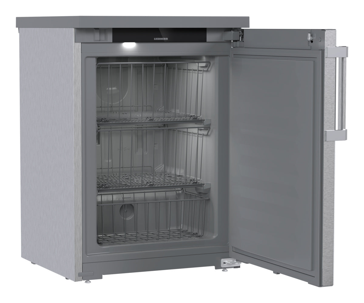 Gewerbliches Kühlschrank, offen, leer