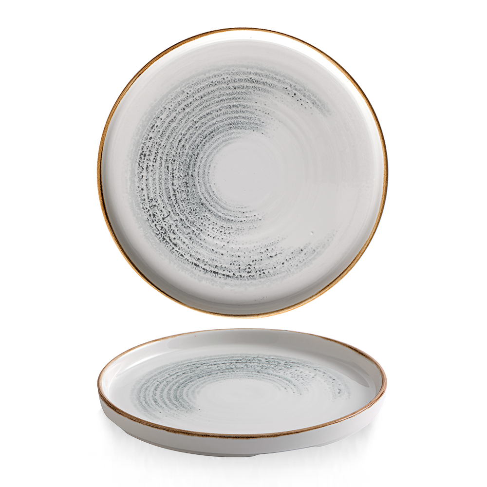 Zwei dekorative Teller mit Muster.