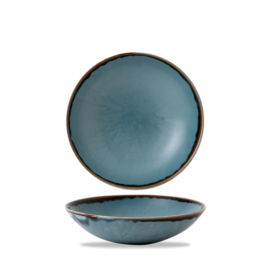 Zwei blaue Keramikteller, rustikales Design.