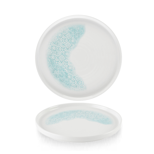 Zwei Teller mit blauem Muster.