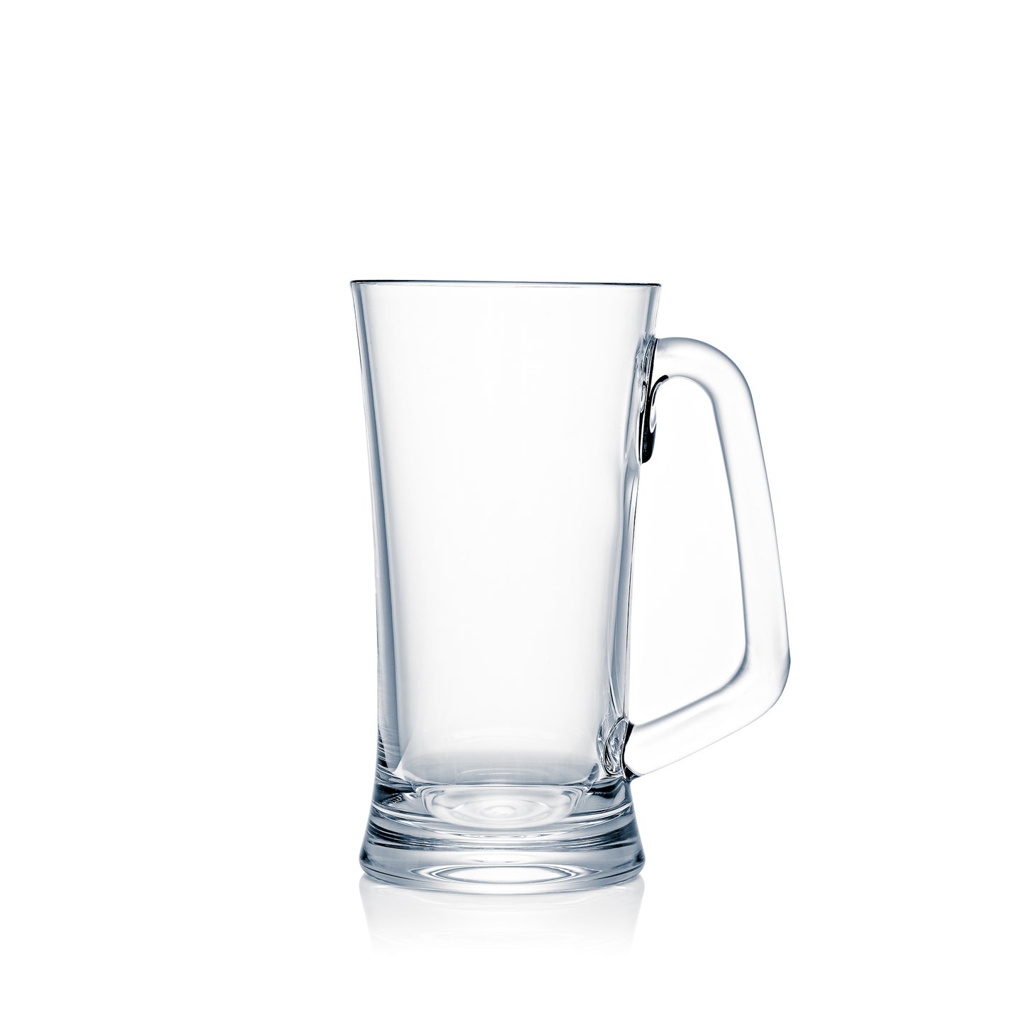 Leeres Bierglas mit Henkel.