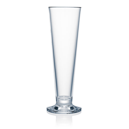Leeres, hohes Bierglas auf Weiß.