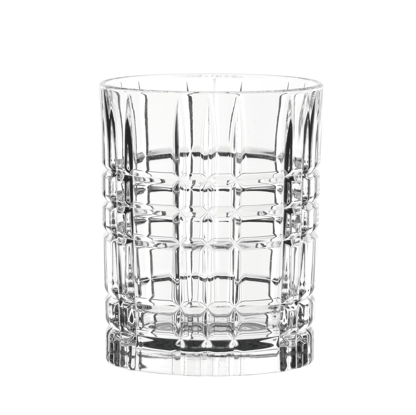 Leeres strukturiertes Trinkglas transparent