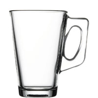 Leeres Glas mit Henkel