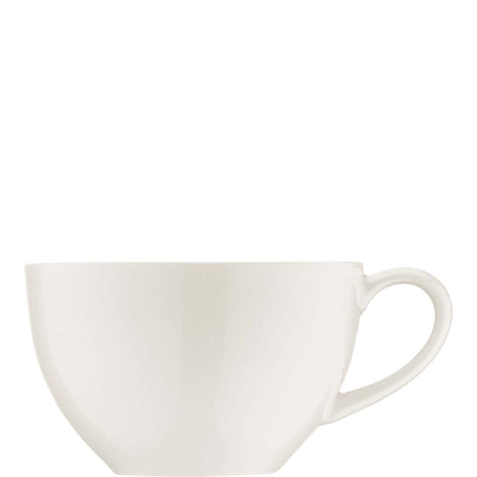 Weiße Tasse vor weißem Hintergrund
