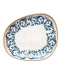 Weißer Teller mit blauem Muster