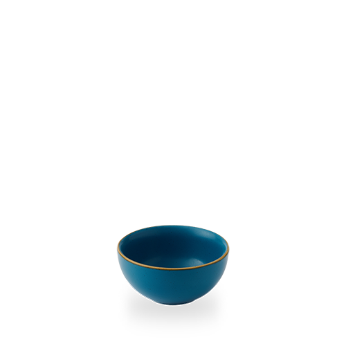 Blaue Schale auf weißem Hintergrund