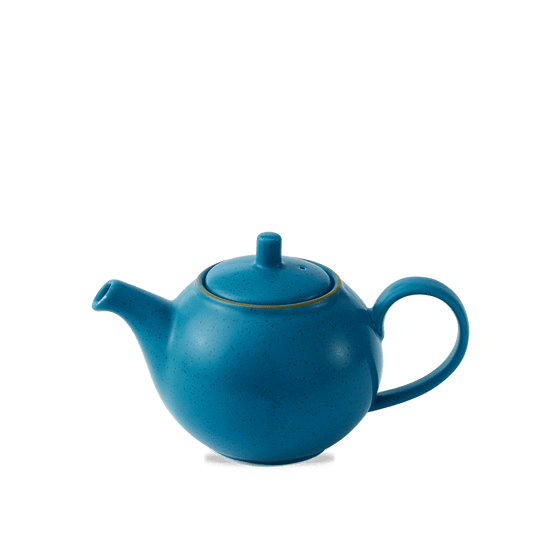 Blaue Teekanne auf weißem Hintergrund