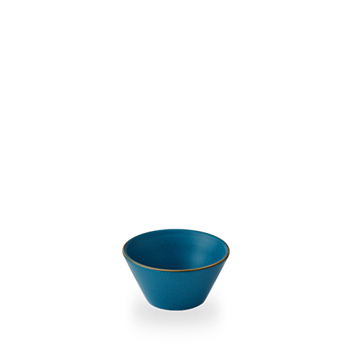 Blaue Schüssel auf weißem Hintergrund
