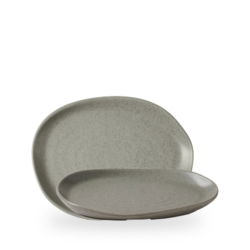 Gedeckte Teller für Gastronomie
