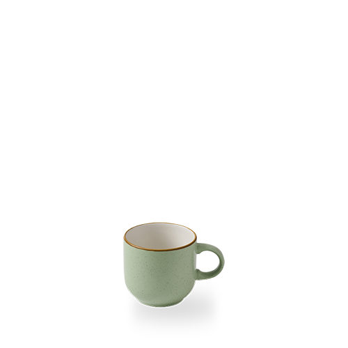 Grüne Kaffeetasse auf weißem Hintergrund