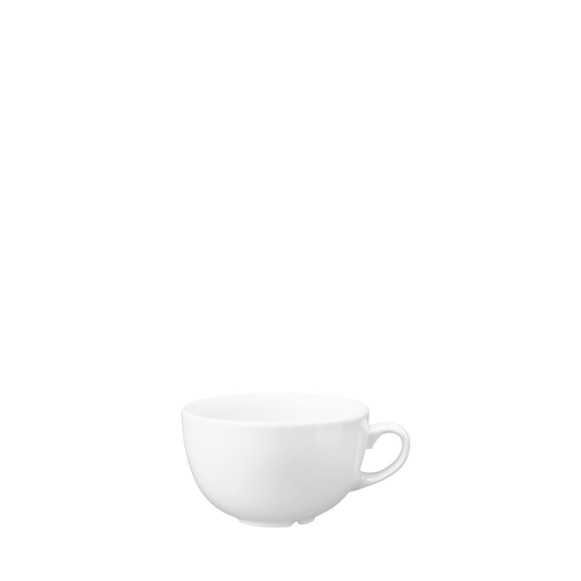 Weiße Tasse auf weißem Hintergrund.