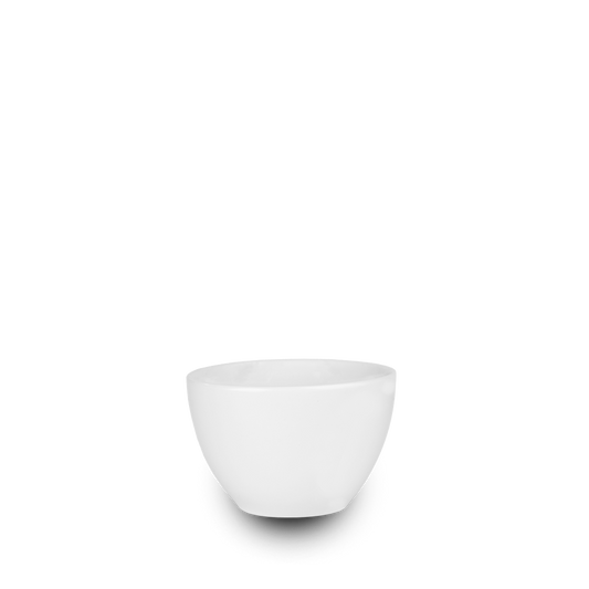 Weiße Schüssel auf weißem Hintergrund.
