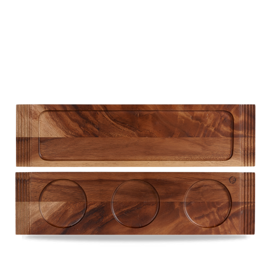 Holztabletts mit Vertiefungen, rechteckig.