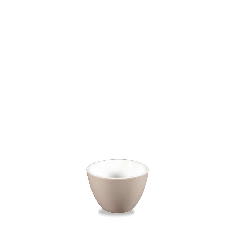 Beige Schüssel auf weißem Hintergrund.