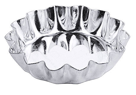 Metall-Backform mit gewelltem Rand.