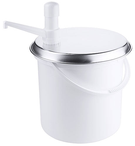 Weißer Eimer mit Pumpe.