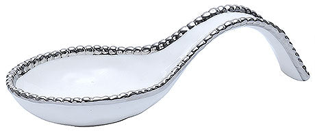 Metalllöffel mit gebogenem Griff.