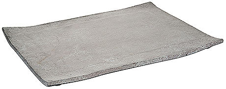 Rechteckige graue Servierplatte.