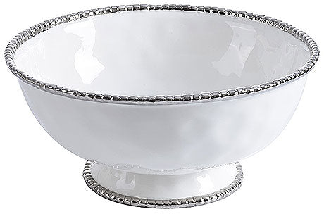 Weiße Schale mit silbernem Rand.