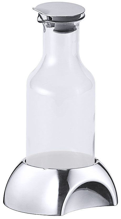 Glasflasche mit Metallständer.