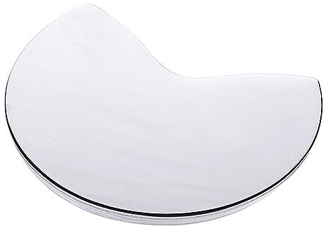 Silberne, halbmondförmige Platte.