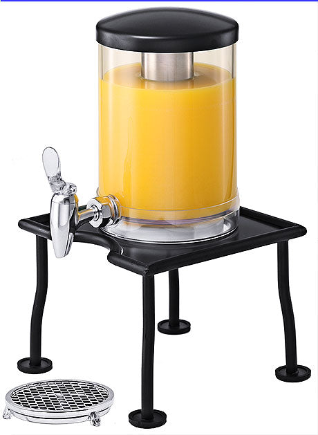 Saftspender mit schwarzem Gestell.