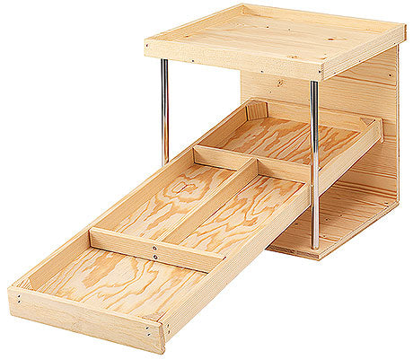 Holzdisplay mit ausziehbarem Tablett.