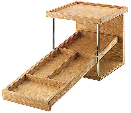 Holzdisplay mit mehreren Ebenen.