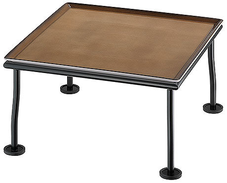 Buffetständer mit brauner Platte.