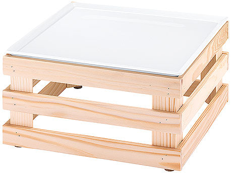 Holzdisplay mit weißem Tablett.