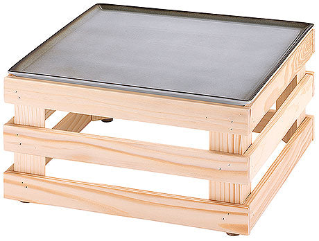 Holzdisplay mit Tablettaufsatz.