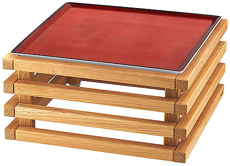 Holztablett mit rotem Einsatz.