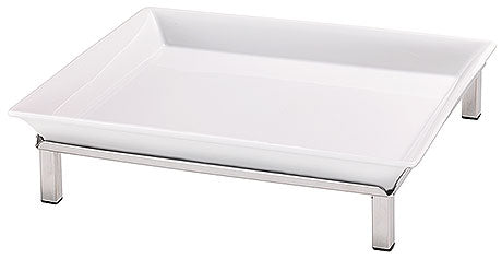 Weiße Servierplatte auf Gestell.